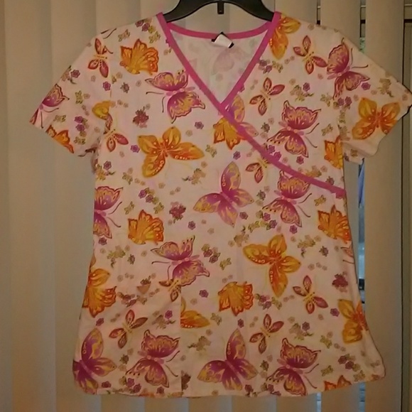 Cute butterfly scrub top - Picture 1 of 2